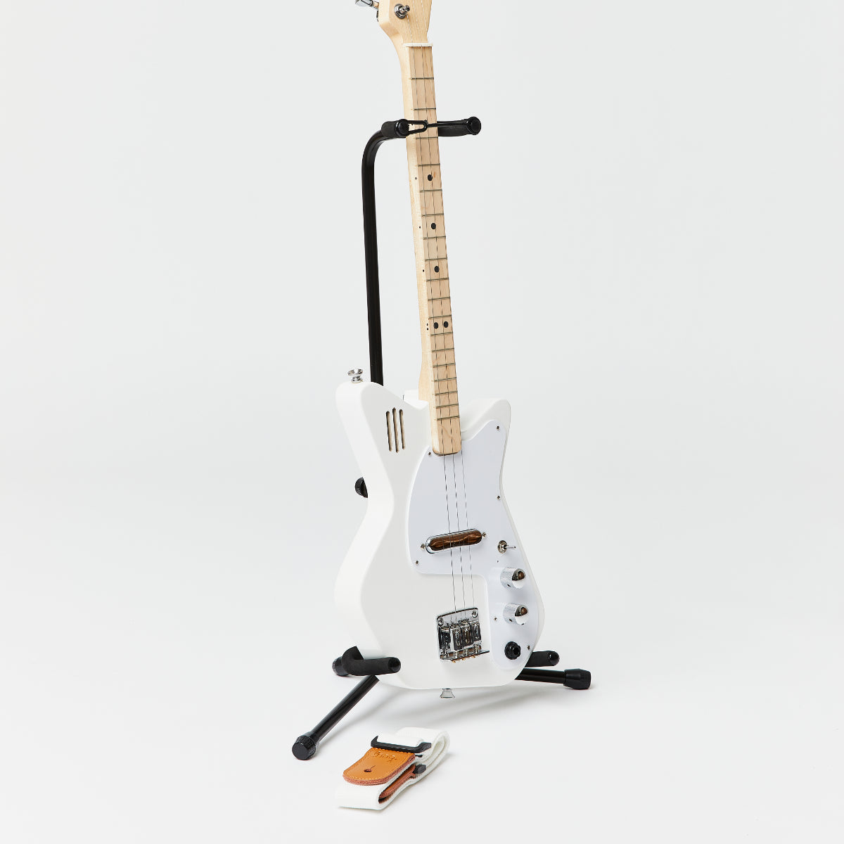 white-guitar-strap-stand